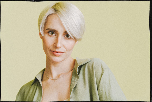 headshot modry studio